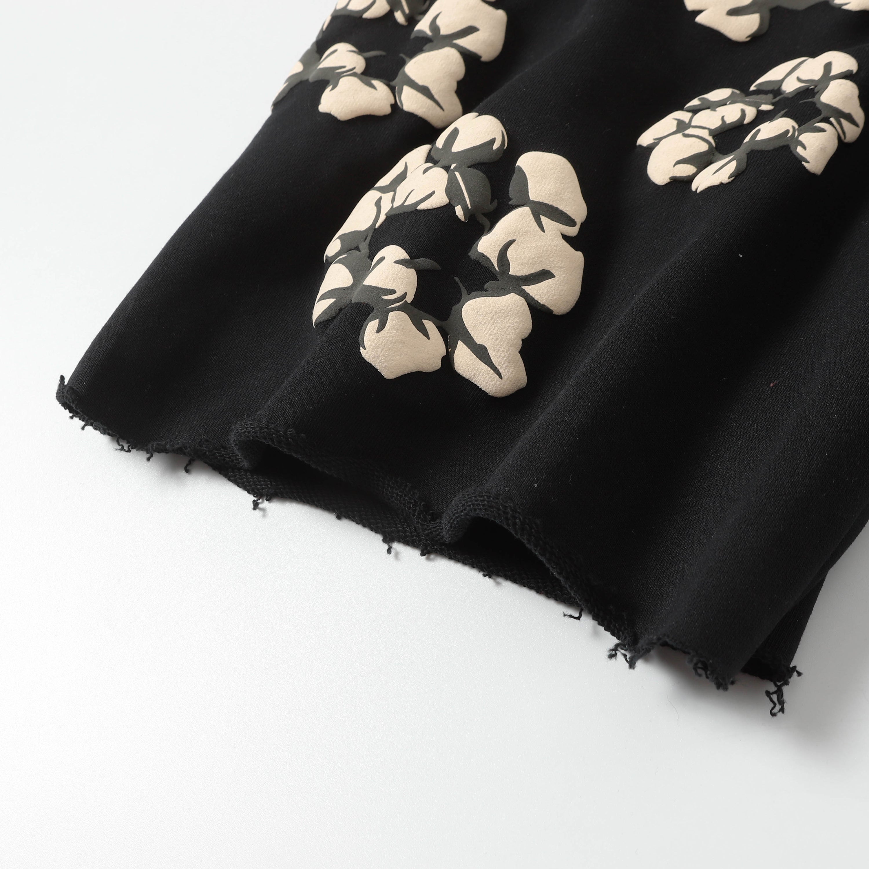 DENIM TEARS  Shorts 8201